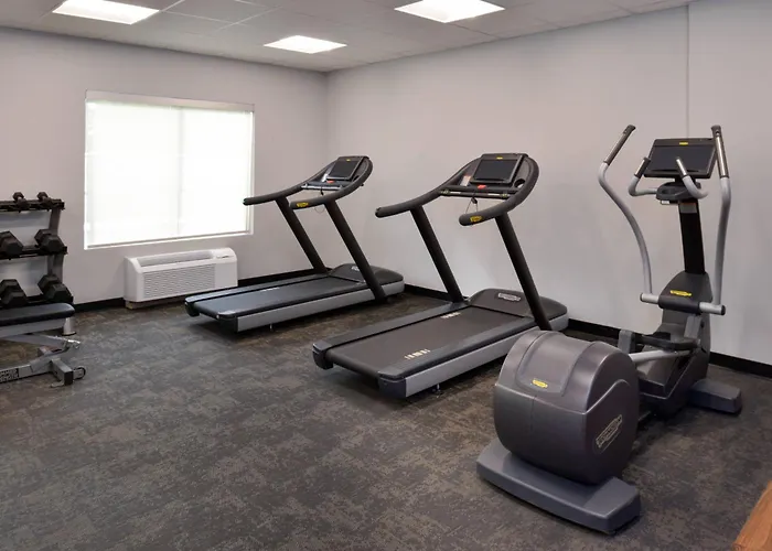 Fairfield Inn Arlington Near Six Flags With Golf Course