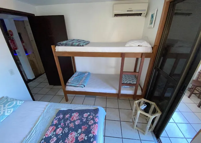 Quatro Ilhas Beach Hostel