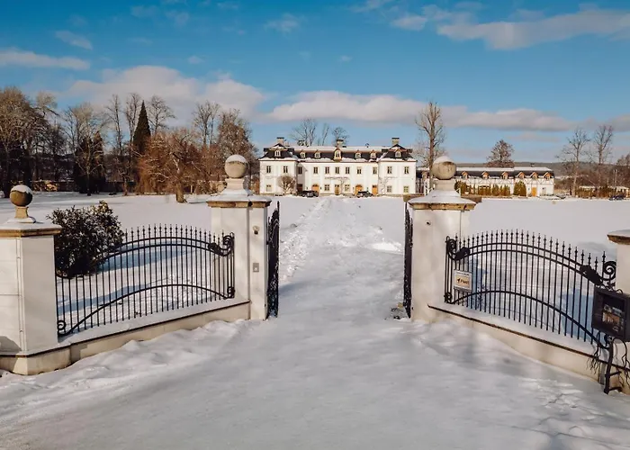 Pałac Pakoszów Schlosshotel Wernersdorf Piechowice 