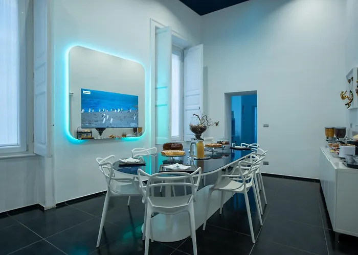 Boutique Bed and Breakfast Skyhouse Chiatamone Napoli