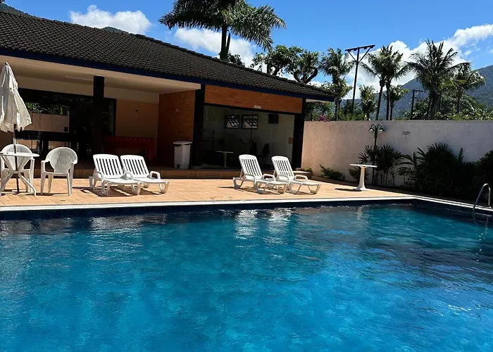 Casa em Condomínio com Piscina - Residencial Maresias 50 m da Praia