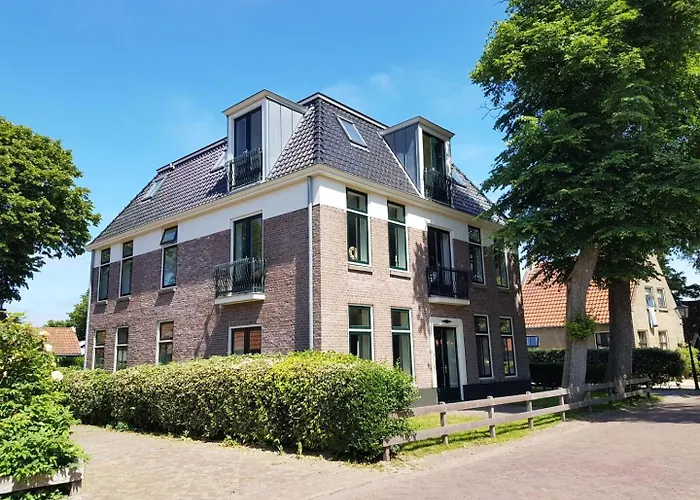 Huisdiervriedelijke Staetige Dames Appartement Nes 