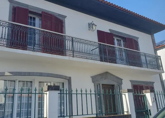 Vitorino De Nemesio Guesthouse