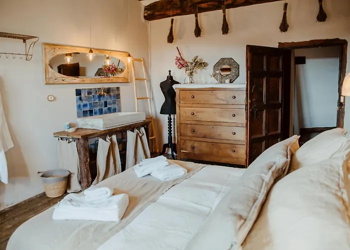 Hostal Mas el Mir Ripoll con Piscina
