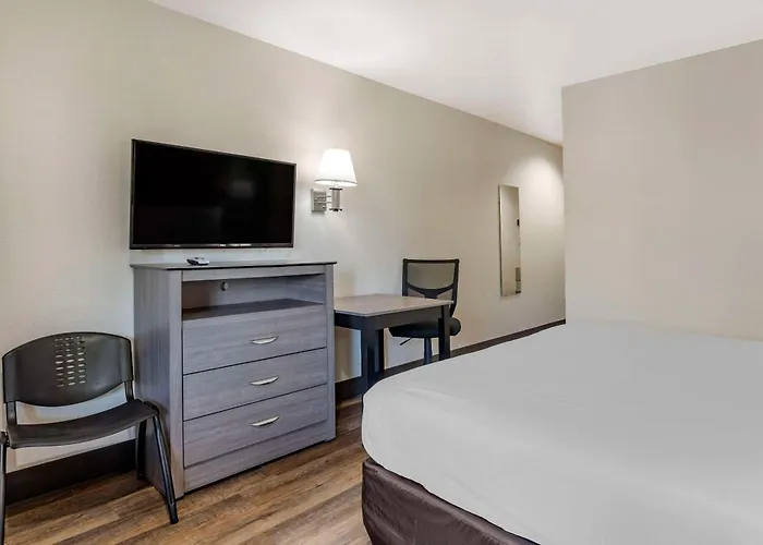 Econo Lodge Portland Airport