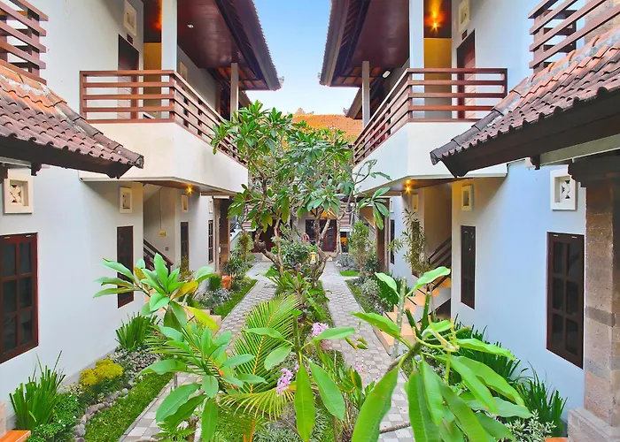 Puri Sading Hotel Sanur met golfbaan