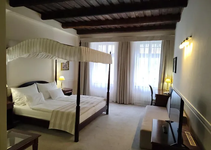 Hotel Embassy Karlsbad Mit Golfplatz