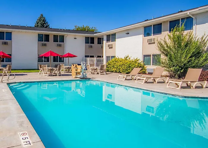 Econo Lodge Idaho Falls With Golf Course