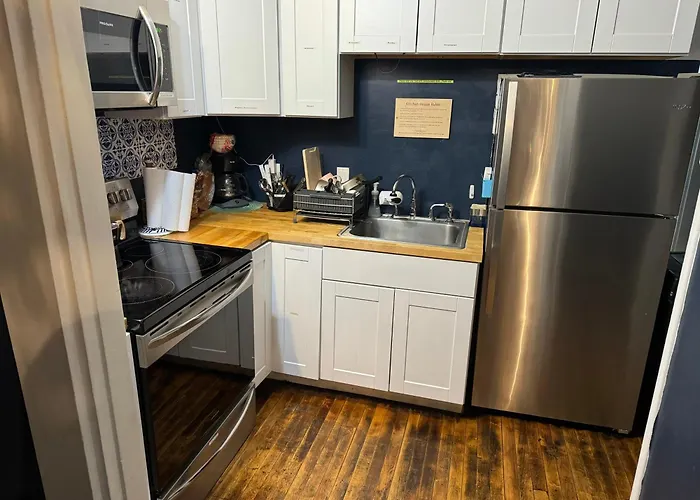 The Madison House Hostel Minneapolis