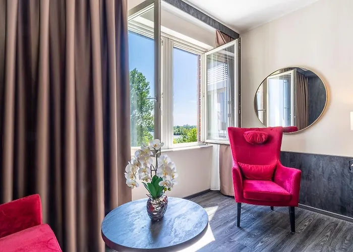 Plaza Premium Schwerin Hotel