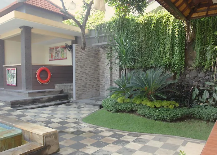 Puri Sading Hotel Sanur met golfbaan