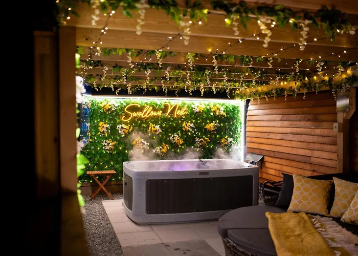 Tan Y Bryn Glamping Hotel Conwy