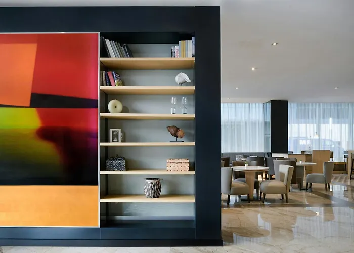 AC Hotel Madrid Feria by Marriott Con una Pista de Golf