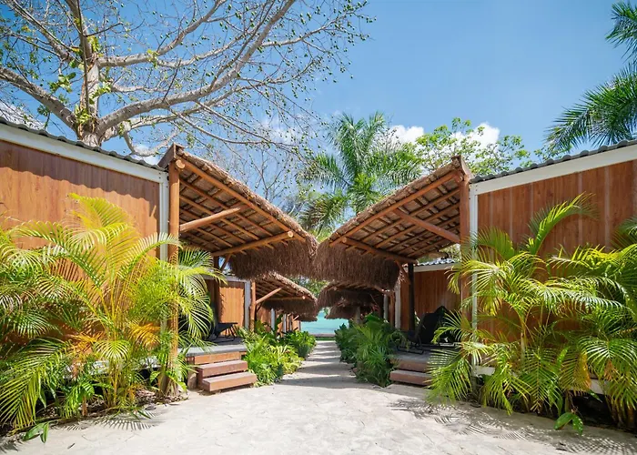 Casa Aakal Lagoon Front Bacalar