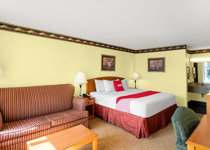 Oyo Hotel Oklahoma City South I-35 And Se 29Th With Golf Course