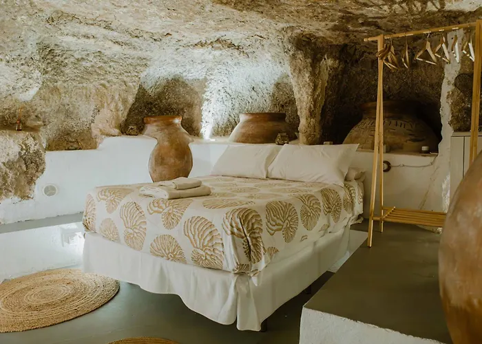 Casa Cueva Las Tinajas de Naya Alcala del Jucar