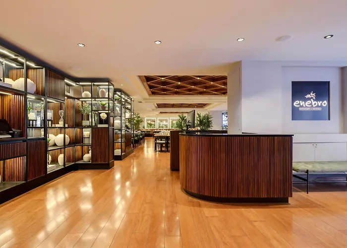 Plaza El Bosque Ebro Hotel Santiago 5 estrelas