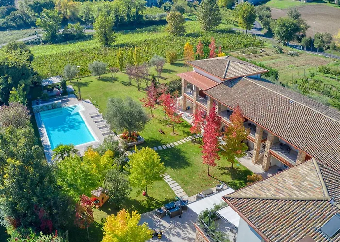 Agriturismo Corte Aurea Desenzano del Garda mit Pool