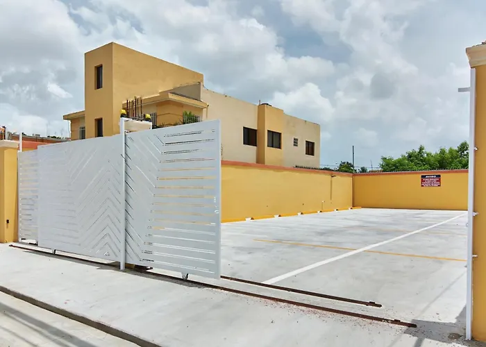 Tropical Island Aparthotel & Vacation Rentals La Viva