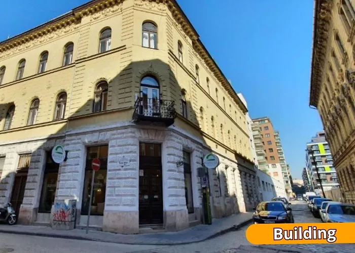 GoodMo Budapest Smart Rooms