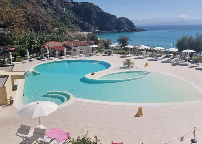 Quattro Scogli Villaggio Hotel