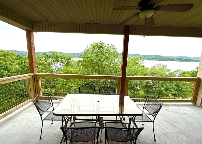 Lakefront And Lake View Condo On Indian Point Branson