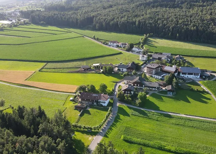 Appartement- Und Wellnesshotel Winkler Falzes