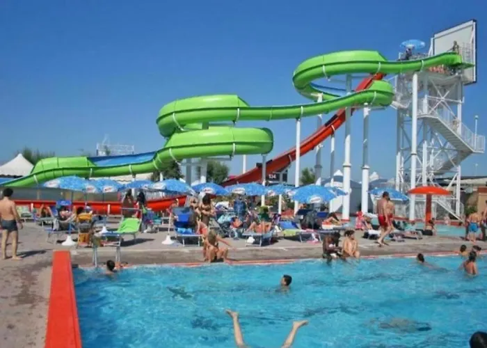 Fiorina Bed&Breakfast - Colazione fino a mezzogiorno - Beach Village gratuito - Parcheggio moto gratis e videosorvegliato Riccione