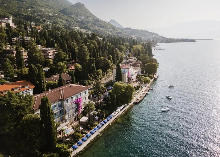 Hotel Monte Baldo e Villa Acquarone Gardone Riviera - un hotel a 4 stelle 