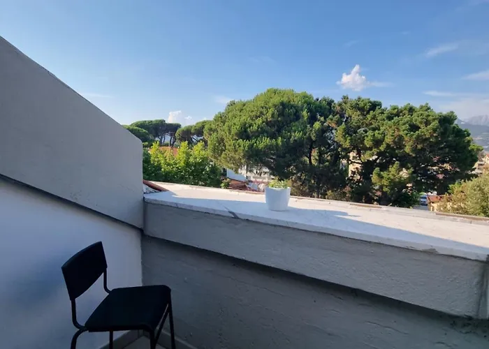 Marina di Massa Beach hotels