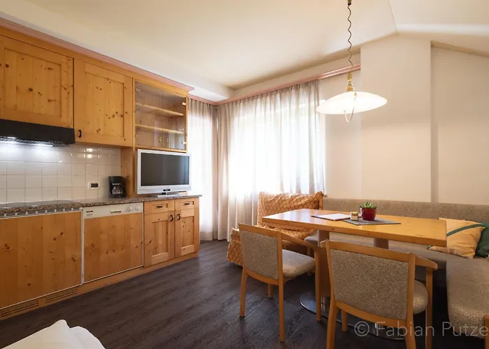 Aparthotel Ciasa La Ro San Cassiano 