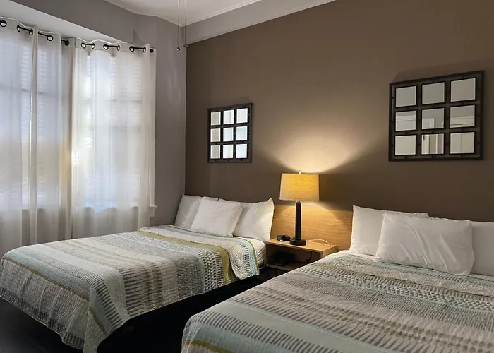 Touchstone Hotel - City Center
