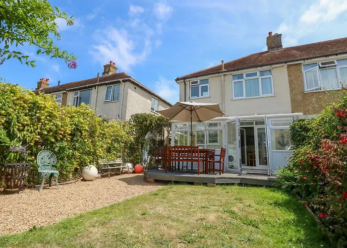 32 Cranleigh Close