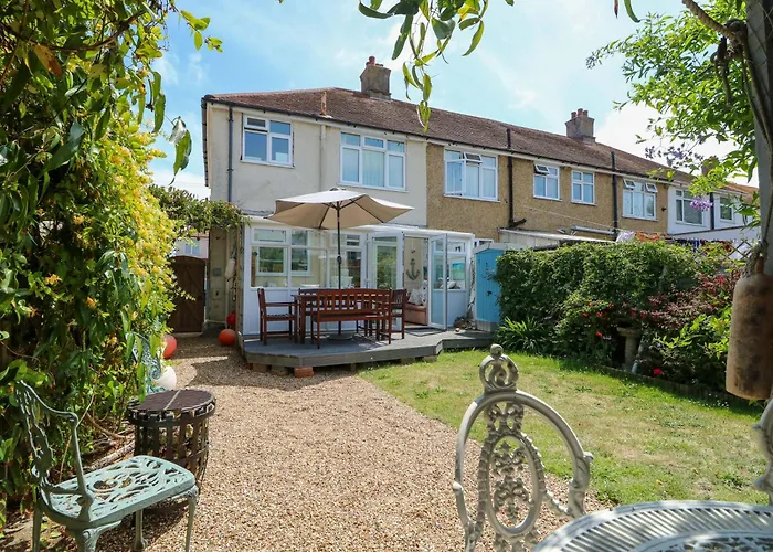 32 Cranleigh Close