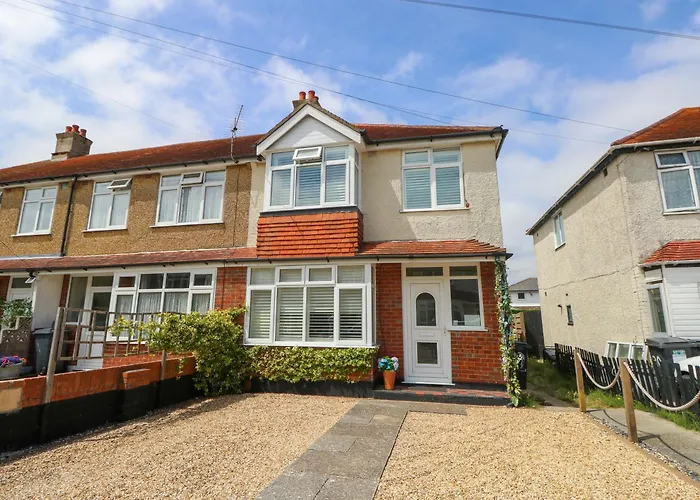 32 Cranleigh Close