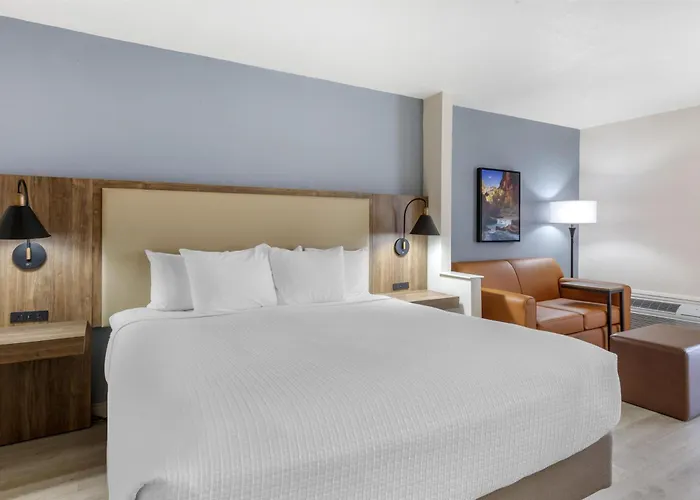 Best Western Plus A Wayfarer'S Inn & Suites Kingman Avec Terrain de Golf