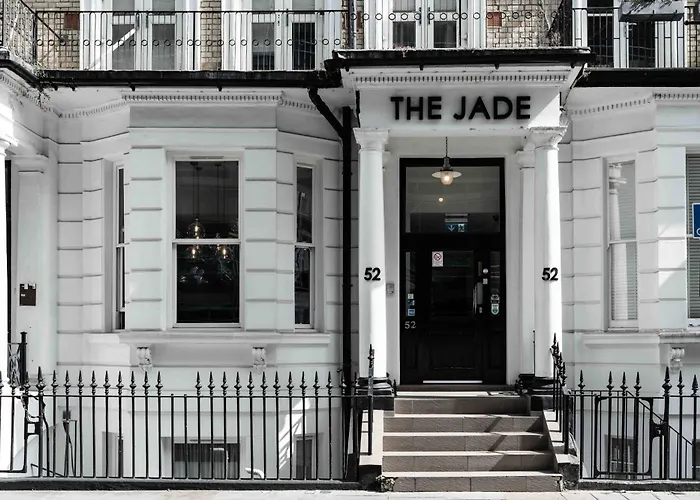 Hotel The Jade Londra Con una pista da Golf
