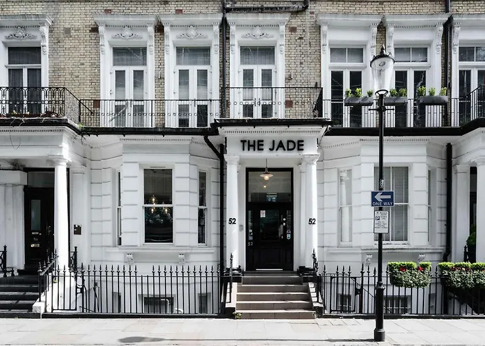Hotel The Jade Londra Con una pista da Golf