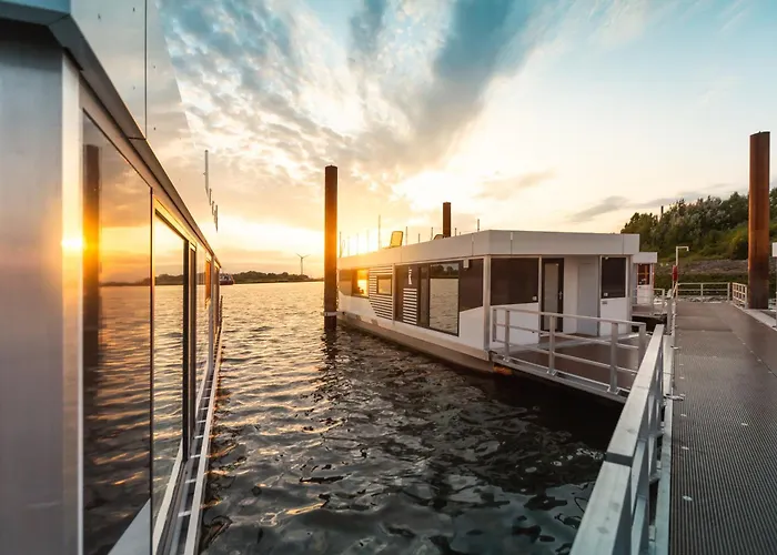 Hausboote am Lankenauer Höft