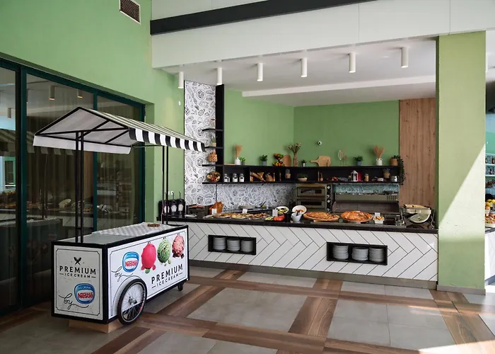 Hotel MARVEL - FULLY RENOVATED FREE Beach Access Slantschew brjag