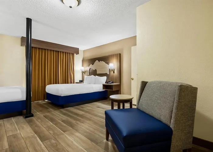 Hotels near Branson College of the Ozarks, MO