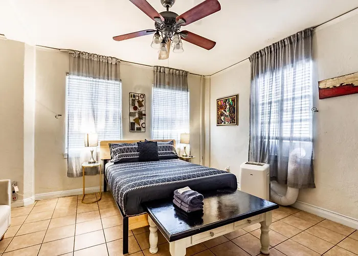 Casa Bonita Apartments Long Beach