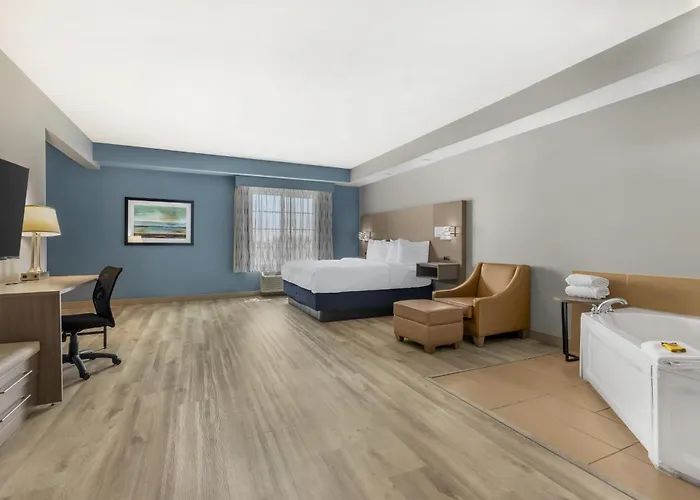 Best Western Plus Fort Worth Forest Hill Inn & Suites