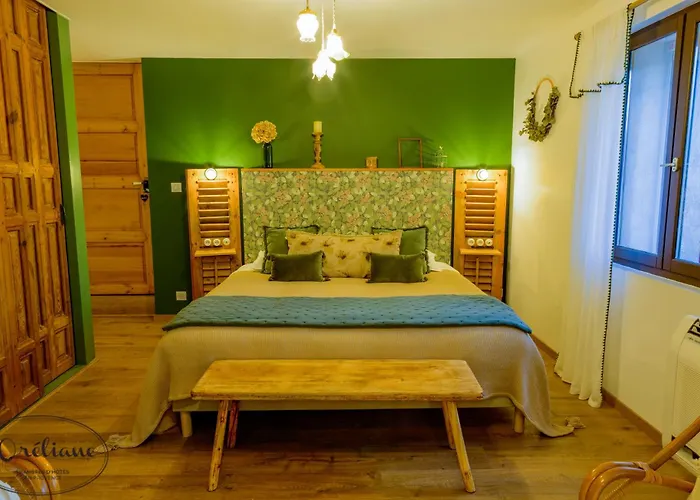 CHAMBRES D'HÔTES L'Oréliane en Provence SPA Châteauneuf-de-Gadagne