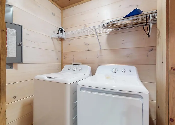 Bear Cove Falls Unit 1 Pigeon Forge with Pool