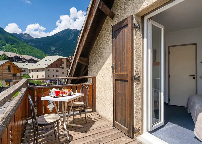 Logis Hôtel et Spa Le Christiania La Salle-les-Alpes