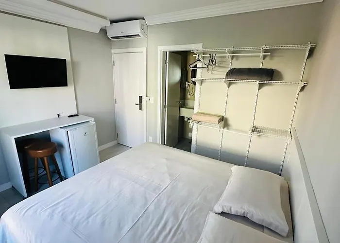 Bouganville Guest House Bc Balneário Camboriú