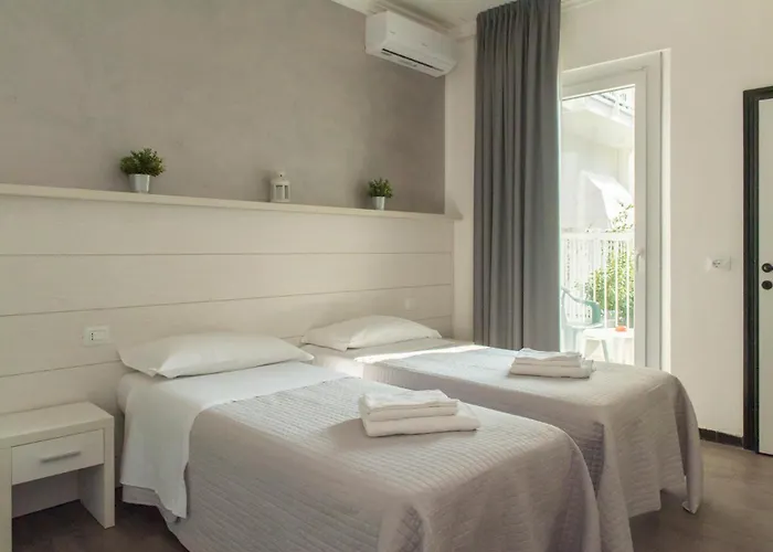 Hotel Hawaii Bed And Coffee Riccione