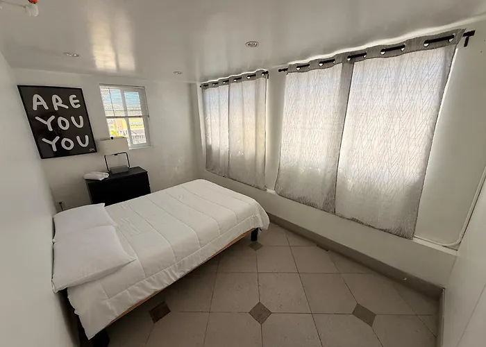 Culver City Hostel