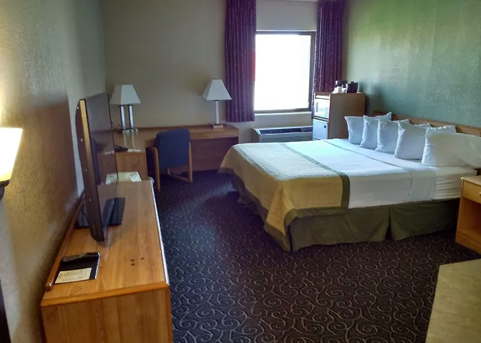 Baymont By Wyndham Muncie Near Ball State University